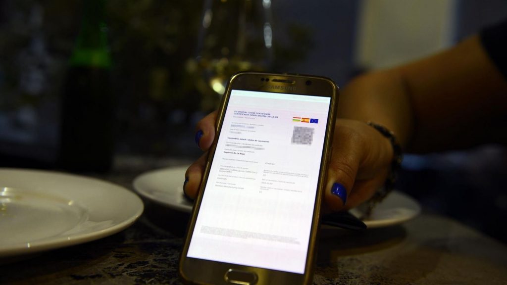 Recurren ante el TSXG el certificado covid en hosteleria y el toque de queda en Galicia