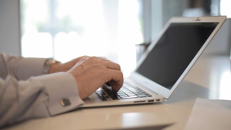 Una sentencia reconoce el teletrabajo en puestos de registro e información al público de un ente autonómico