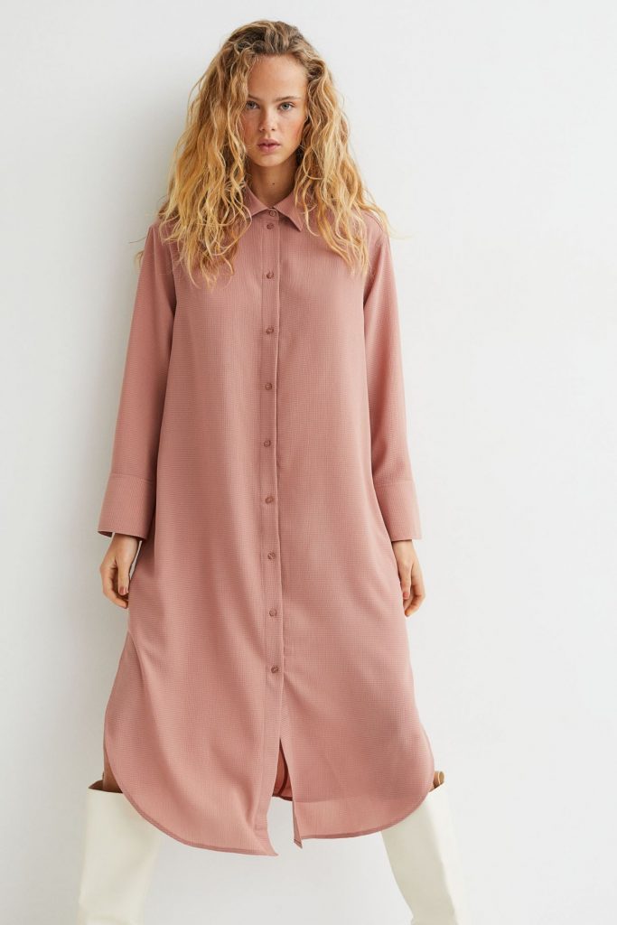 H&M rebaja un 60% este cárdigan largo: solo cuesta 15,99 euros 