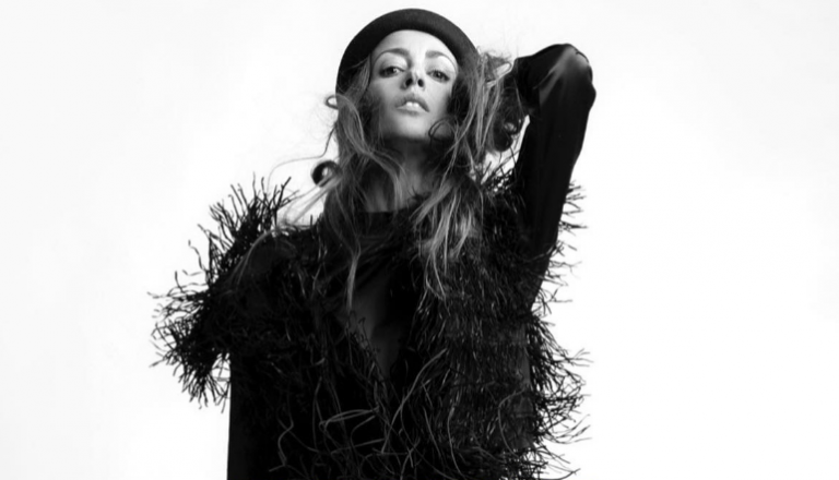 Vega en 'Patria', su nuevo single