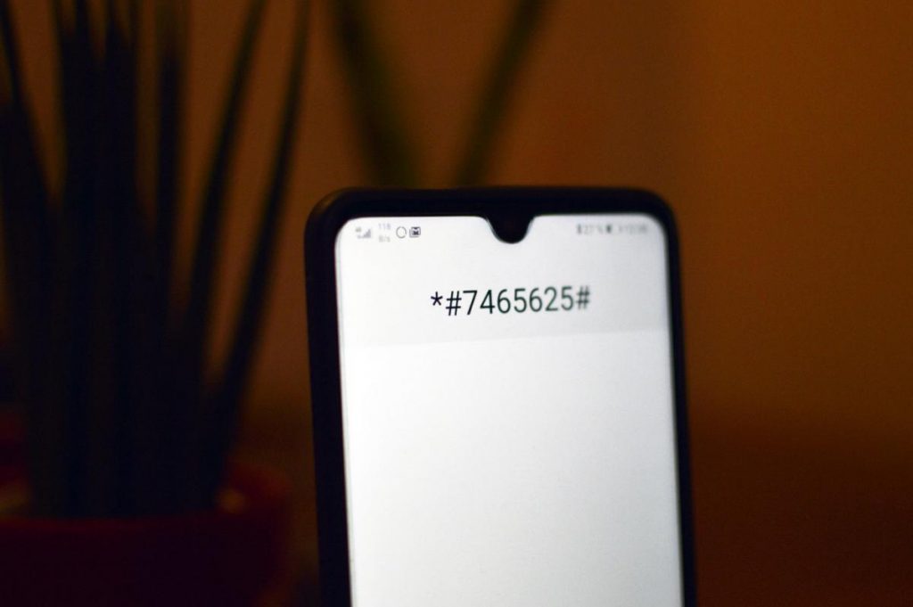 Código secreto *#*#8351#*#*