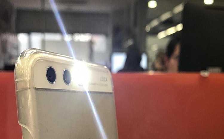 La linterna y otras aplicaciones que jamás deberías instalar en tu móvil