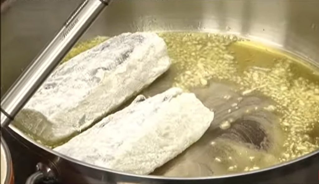 Bacalao en salsa verde: el mejor pescado que puedes hacer en 30 minutos