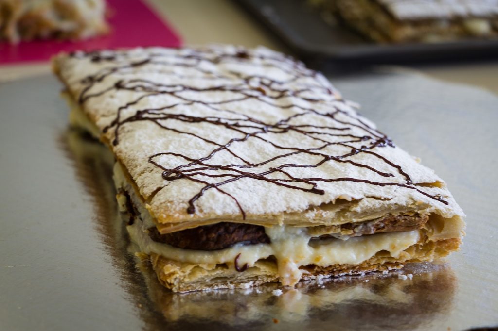 Pastelitos de nata: así puedes hacerlos con hojaldre fácilmente