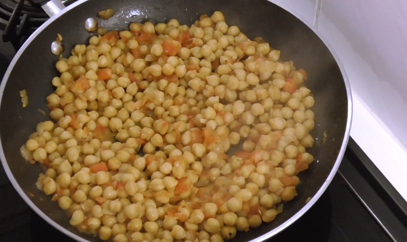 Garbanzos fritos: los ingredientes para un plato exprés de escándalo