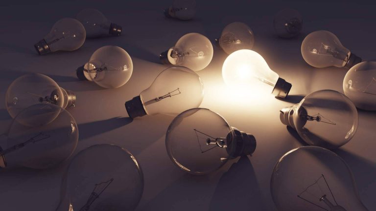 Los tipos de bombillas según su consumo y su duración