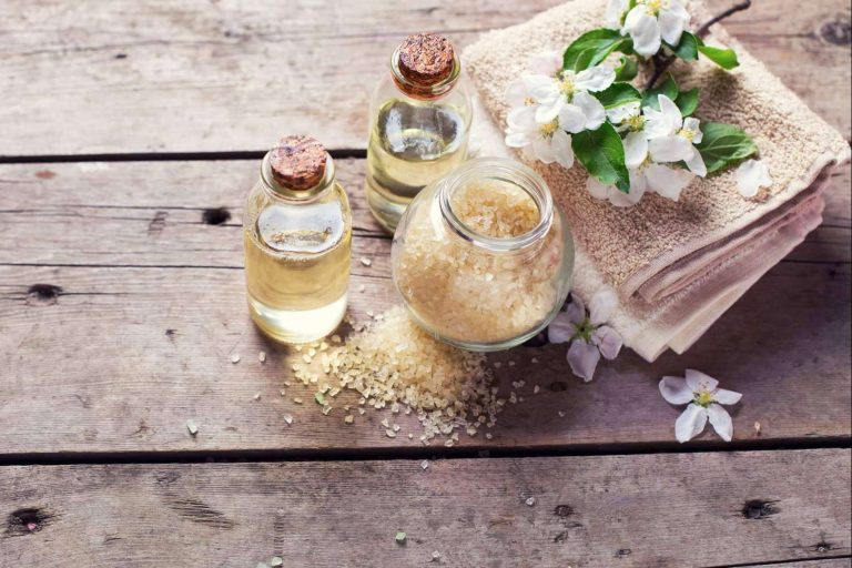 Cosmetics Tenerife informa sobre las propiedades del aceite de ricino