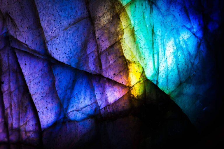 La tienda online Tierra de Gemas informa sobre las populares piedras del horóscopo