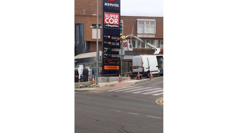 Las plataformas elevadoras, una maquinaria polivalente requerida en muchos sectores