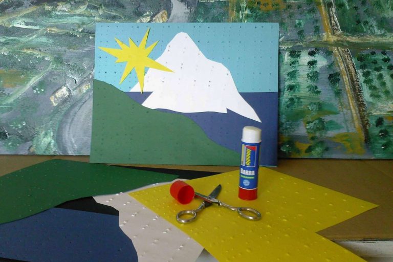 Talleres de collage en braille para invidentes con El Pintor de Internet