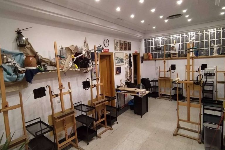 El profesorado joven y experimentado de Estudio Ilógico cuenta con un método de enseñanza de calidad