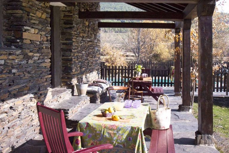 Conocer la arquitectura negra de Guadalajara. La Pizarra Negra