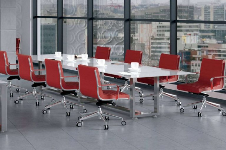 Variedad de mesas de juntas y de reuniones en OfficeDeco