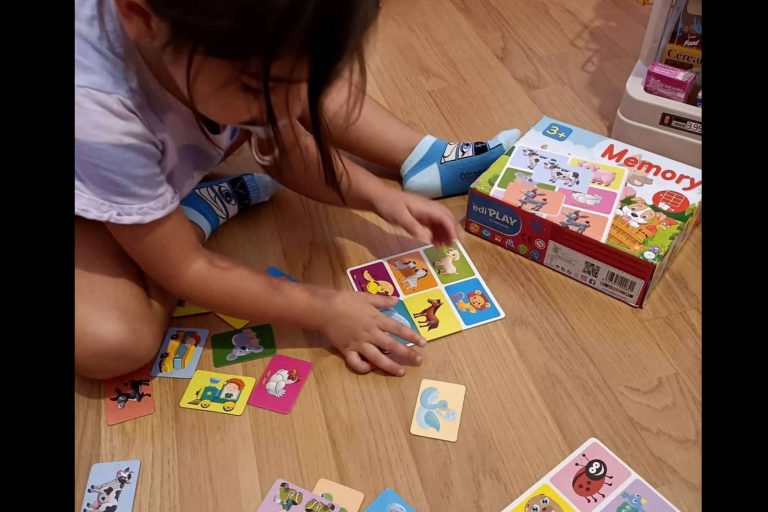 Edicards permite disfrutar del ambiente familiar con sus puzzles y juegos educativos