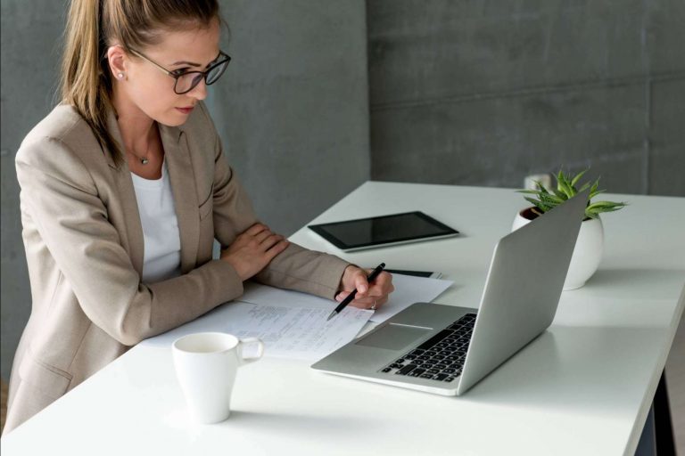 Trabajo desde casa con Essens, la empresa distribuidora de cosmética que asegura ingresos