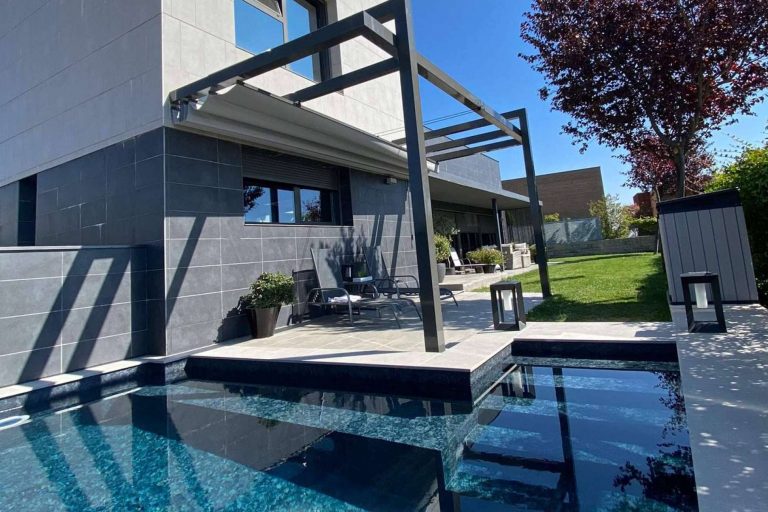 Esencial Pool, la especialista en construcción de piscinas se expande a Francia y Portugal