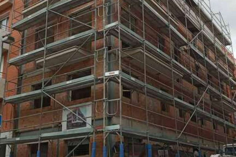 TusAndamiosBarcelona ofrece una gran variedad de andamios para cubrir las necesidades de todos sus clientes