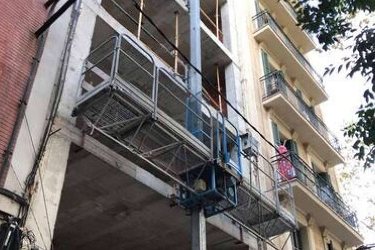 TusAndamiosBarcelona ofrece andamios para obras en comunidades de vecinos