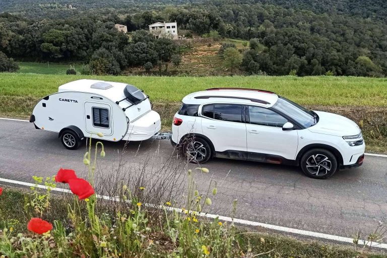 Las minicaravanas Caretta, recubiertas en fibra de vidrio en vez de aluminio