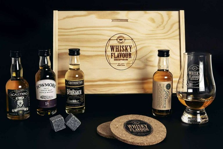 Una idea de regalo original para los amantes del whisky es la caja de suscripción