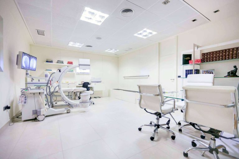 Clínica San Román, un gran equipo de expertos en cirugía del pie para juanetes y dedos en garra