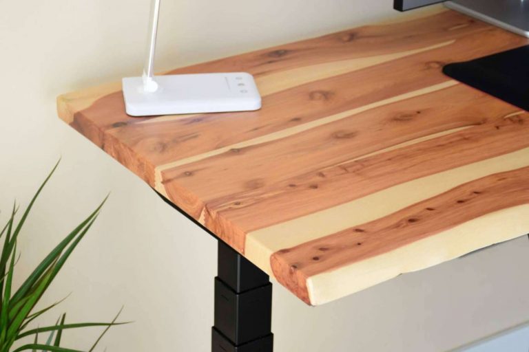 ErgoNatureWood diseña mesas y escritorios de madera natural maciza