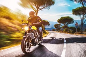 Ropa de moto de la marca REV'IT en la tienda especializada MOTÓNITY