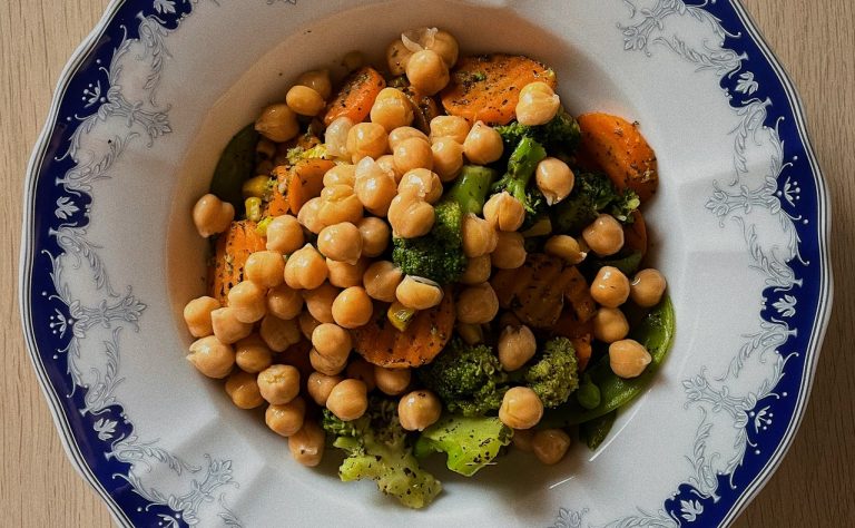 Escudella catalana: qué ingredientes lleva y cómo se hace