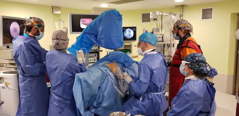 Los urólogos españoles aprenden una técnica apenas invasiva para tratar una patología frecuente de próstata