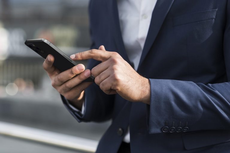 Teléfonos tóxicos: si tienes uno de estos deberías cambiarlo