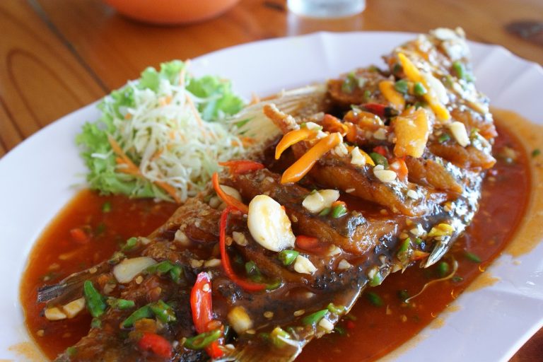 Mercado gastronómico en la Castellana: tortilla, tacos y pad thai desde 5 euros