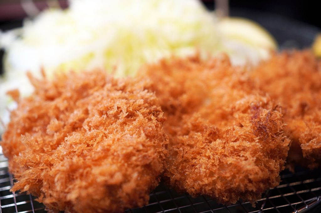 Cómo se hacen las chuletas de cerdo tonkatsu
