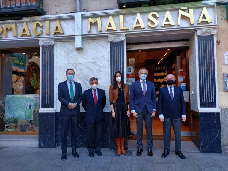 Madrid no ve necesario el uso obligatorio de mascarilla en exteriores con distancia