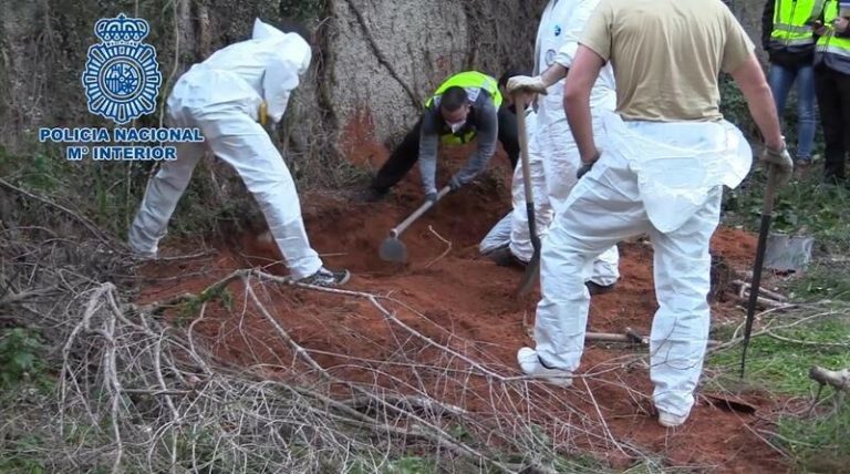 Las cámaras de unos apartamentos en Cádiz, claves en el caso de asesinato de una mujer hallada semienterrada en Valencia