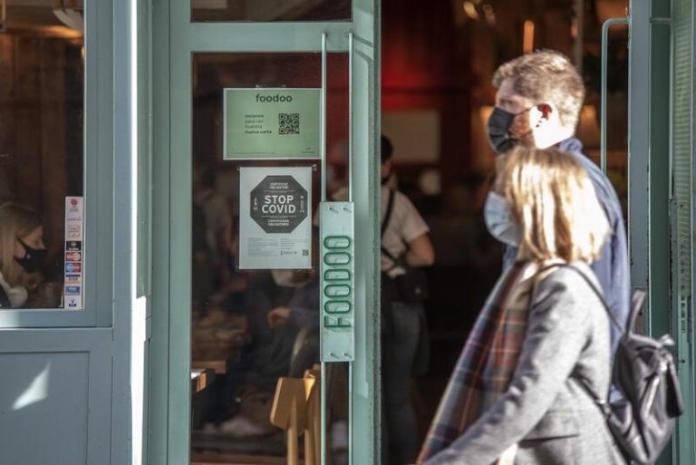 El pase covid solo se podrá exigir en Euskadi en locales de ocio nocturno y restaurantes de más de 50 comensales