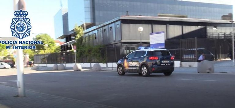 Detenido un hombre que simuló ser corredor de apuestas deportivas para estafar 67.000 euros a varios amigos