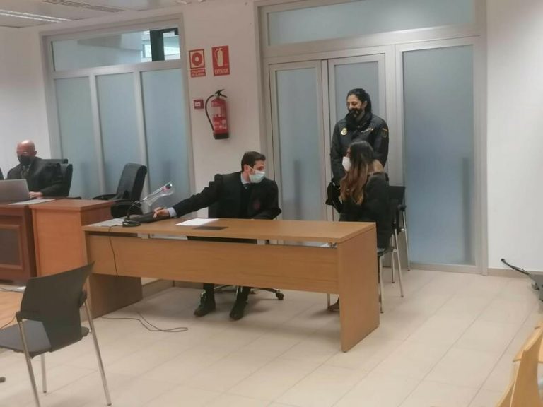 Un jurado declara culpable de asesinato a la acusada de matar a una mujer al quemar la chabola donde dormía