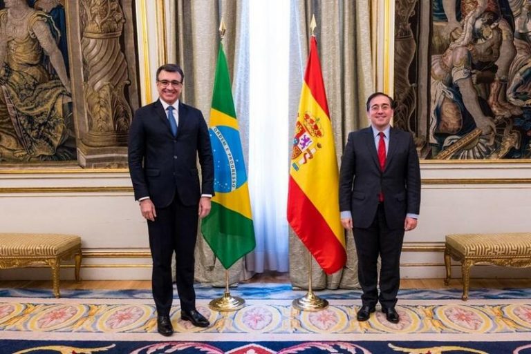 Albares y su homólogo de Brasil ponen en marcha la nueva Comisión Bilateral