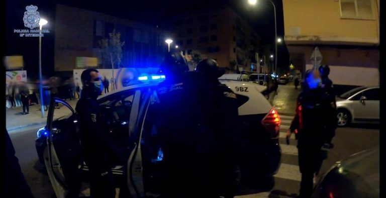 Detienen a un hombre por un delito de malos tratos y quebrantamiento de condena en Palma