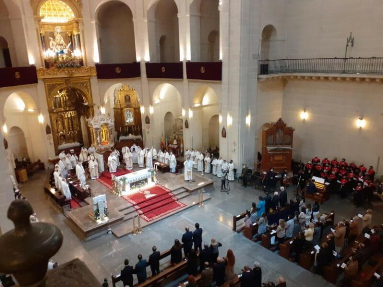 El obispo Jesús Murgui se despide de la Diócesis de Orihuela-Alicante