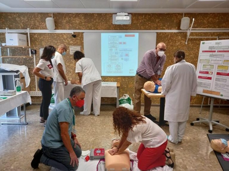 El PSOE insta a formar a alumnos y profesores en reanimación cardiopulmonar básica