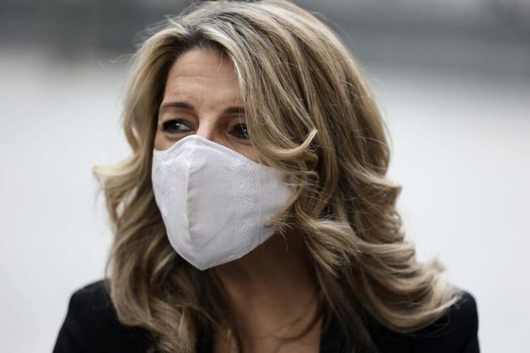 Yolanda Díaz dice que no es momento de un referéndum sobre la monarquía