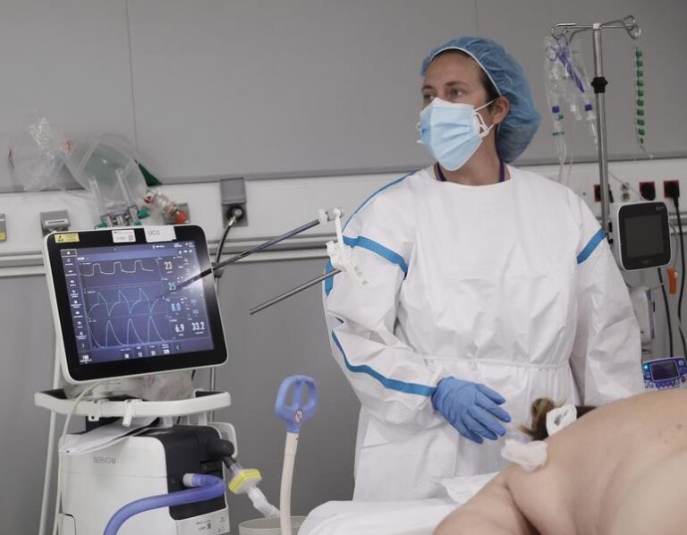 Cantabria suma cuatro fallecidos Covid y nueve hospitalizados más