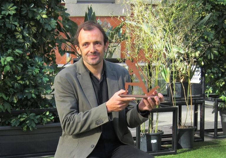 Isaac Rosa gana el Premio Biblioteca Breve 2022 con la novela 'Lugar seguro'