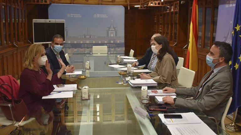 Llop defiende ante asociaciones de la judicatura el consenso en las tres leyes de eficiencia que impulsa Justicia