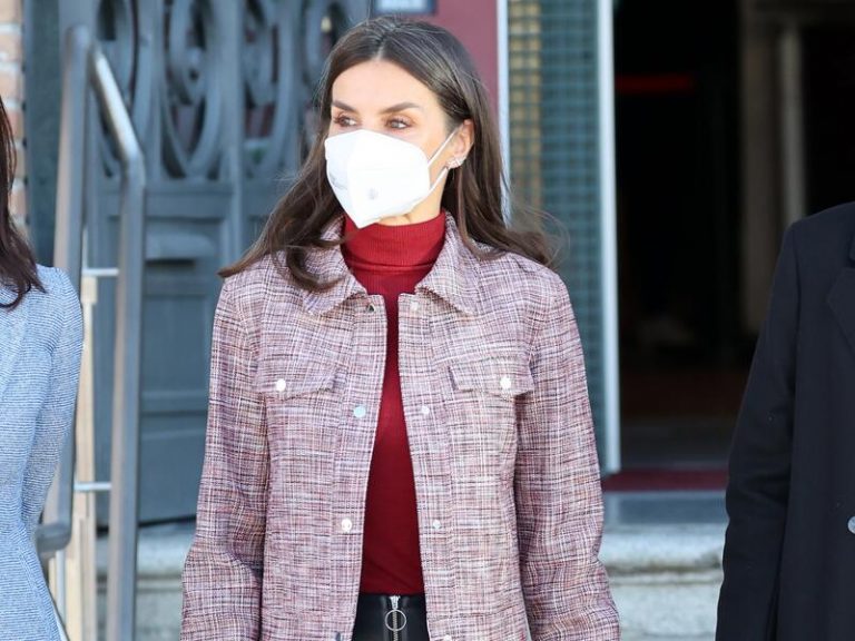 El tropezón de la Reina Letizia en su último acto