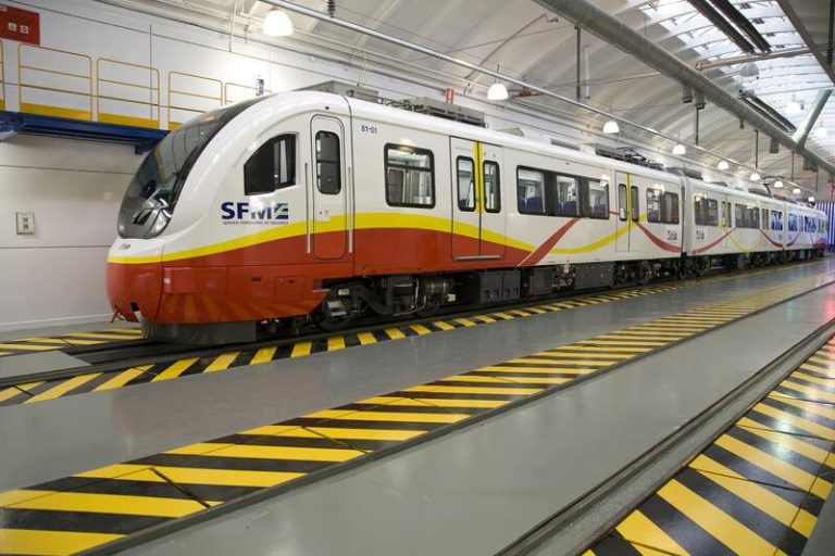 CAF se adjudica dos contratos de trenes y autobuses en Baleares por 54 millones de euros