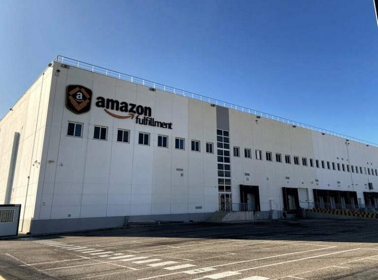 Savills IM compra tres almacenes de distribución de Amazon en España por 95 millones de euros
