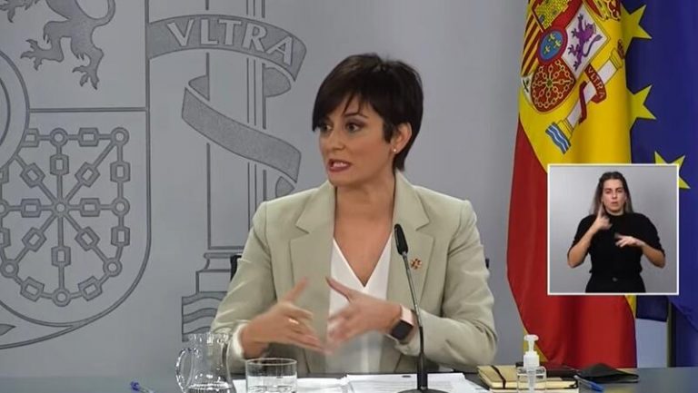 El Gobierno se propone mejorar las condiciones laborales de las científicas y fomentar la ciencia en niñas