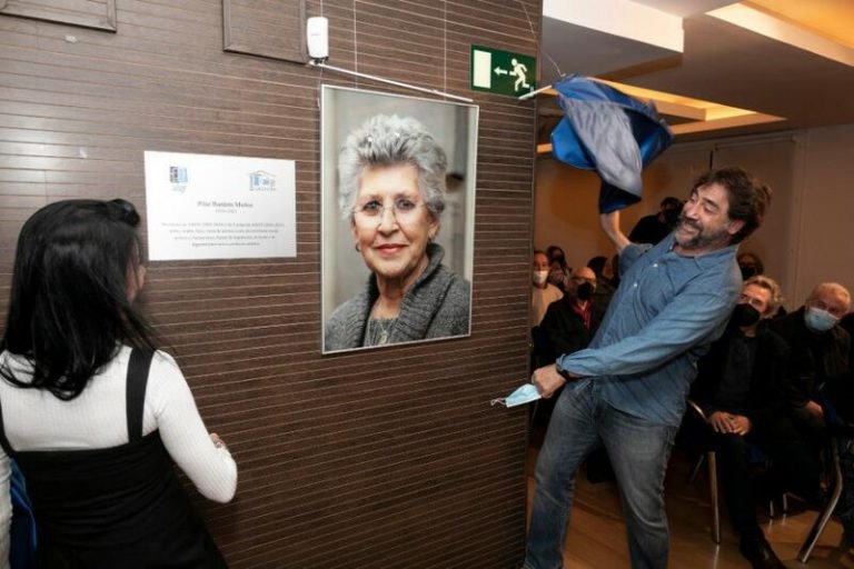 El actor Javier Bardem inaugura la Sala Pilar Bardem en la sede de AISGE, en Madrid